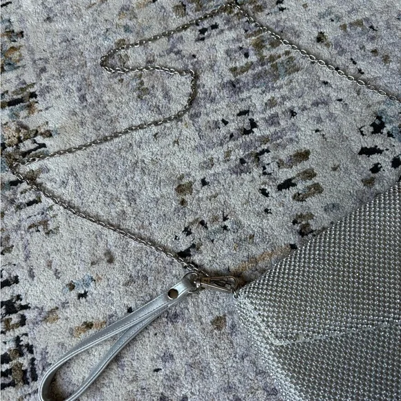 Elegant Silver Chain Clutch - Picture 2 of 10